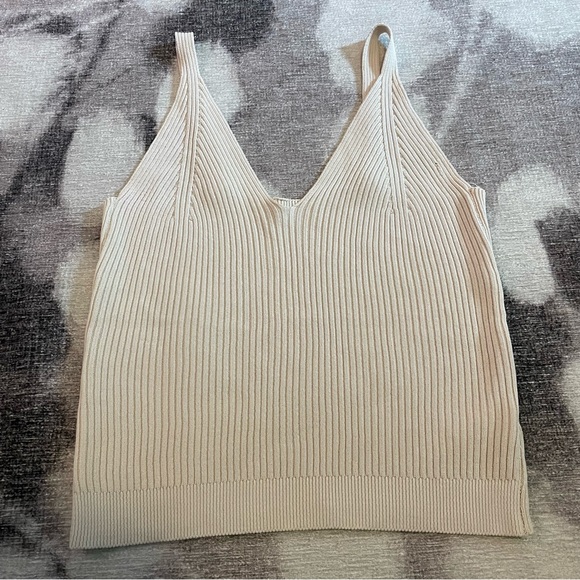 Tops - Italian crop sweater tank